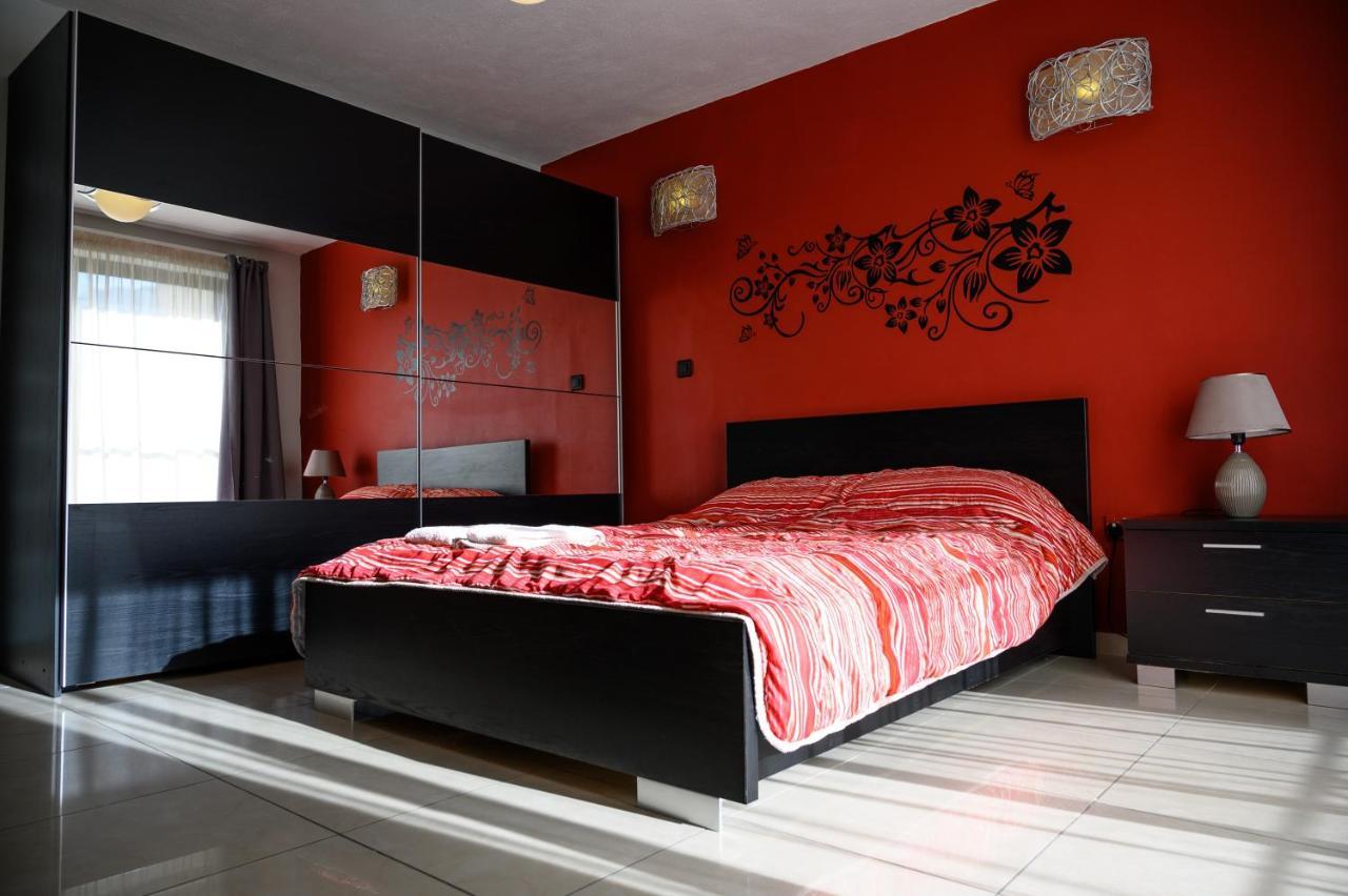 Daffodil Apartment Сейнт Полс Бей Екстериор снимка
