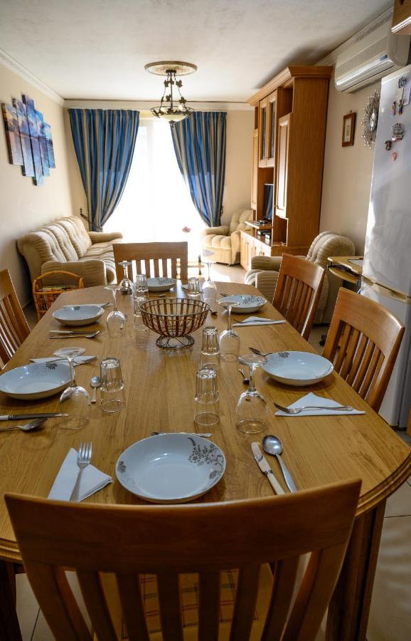 Daffodil Apartment Сейнт Полс Бей Екстериор снимка