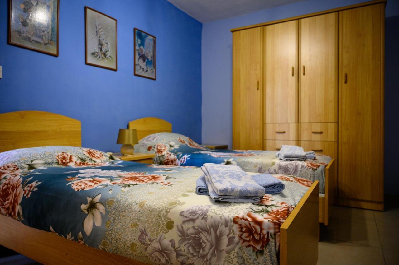 Daffodil Apartment Сейнт Полс Бей Екстериор снимка